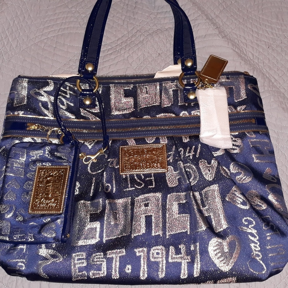 Coach purse and wrislet
